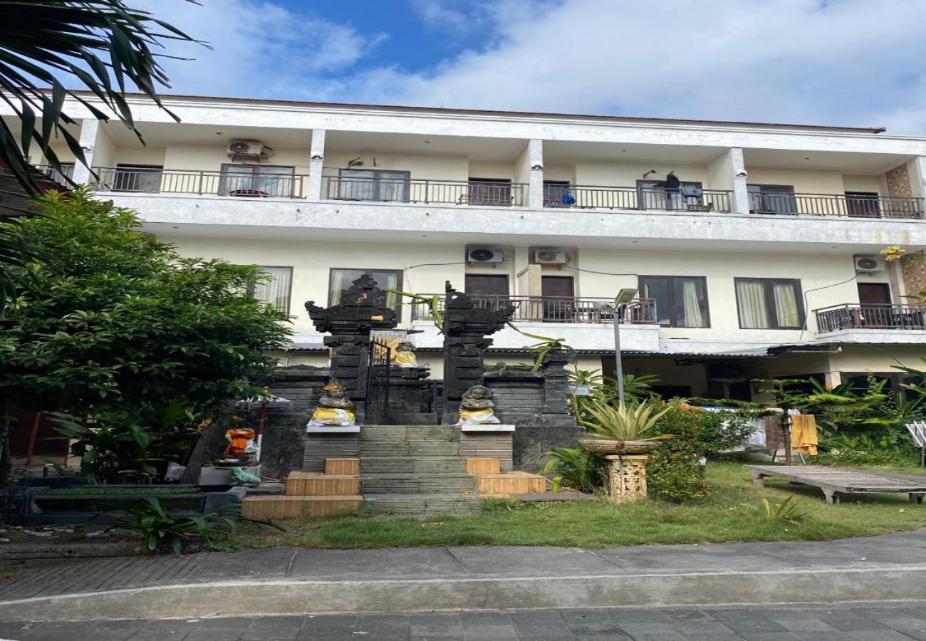 Hotel Ayu Near Kuta